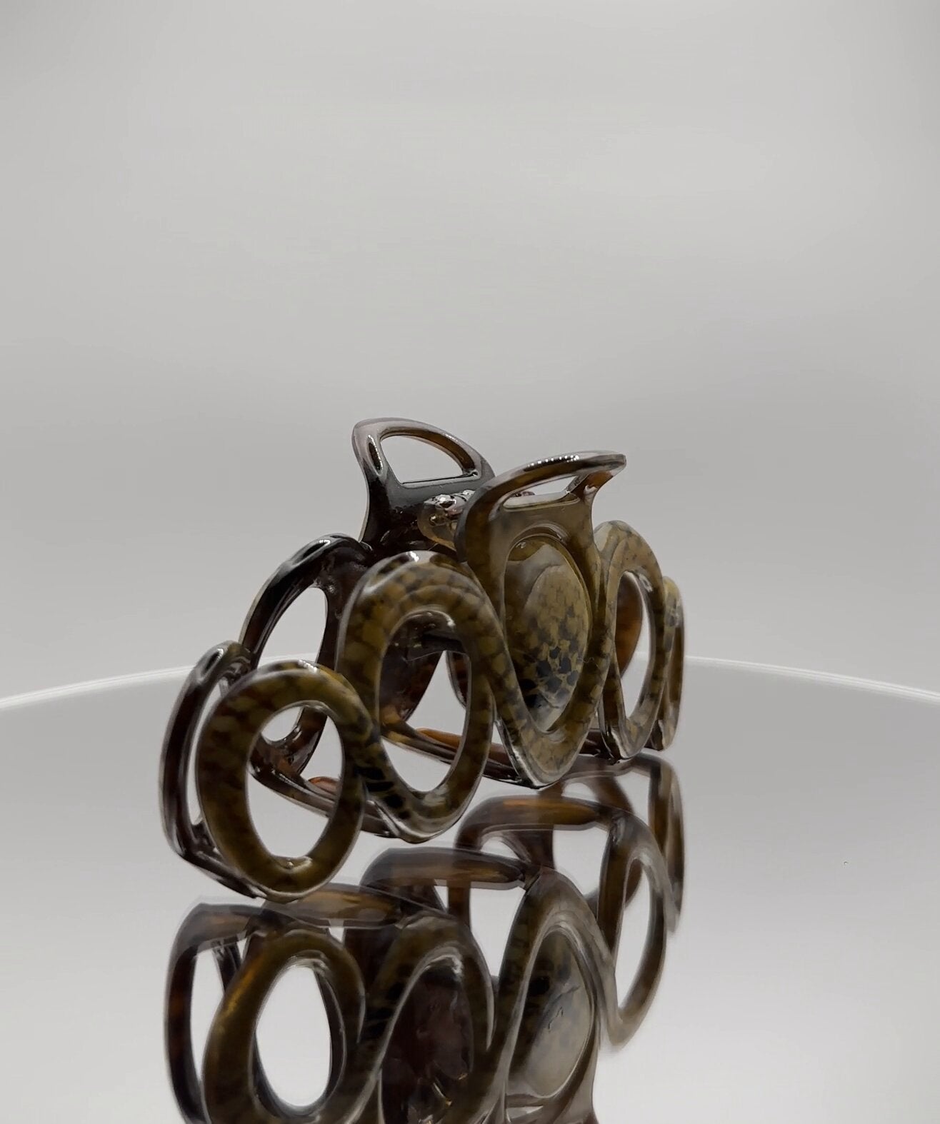 Sandrusso Hair Claw
